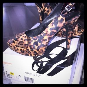 Leopard print Nine West peep toe sandal